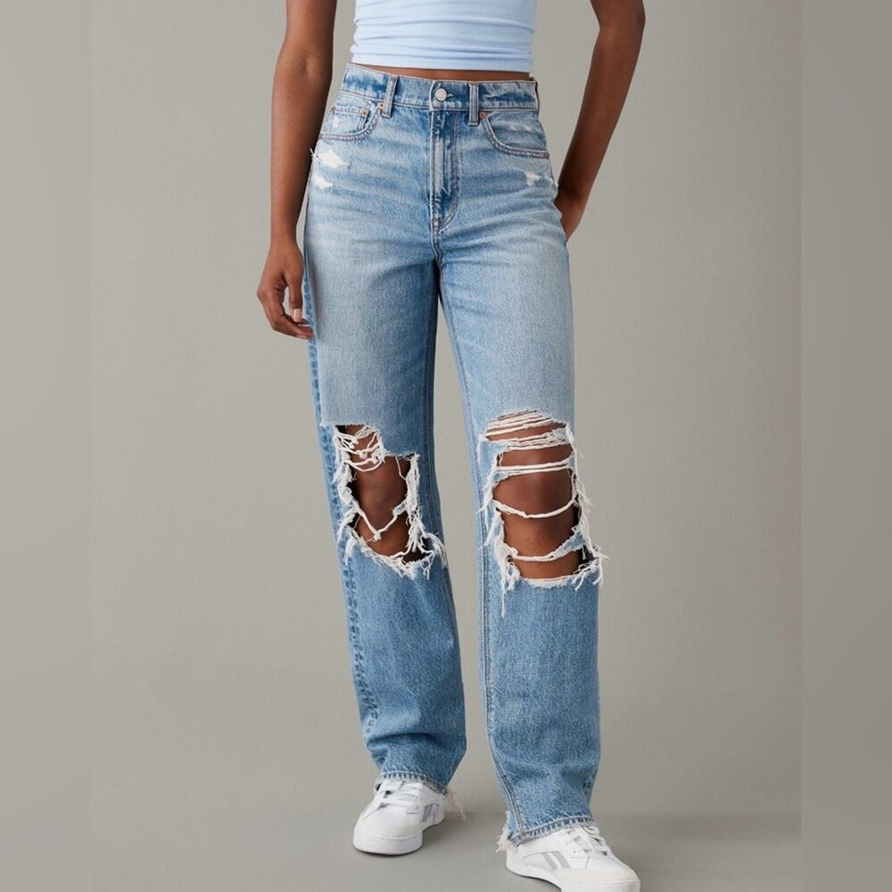 Light Wash Distressed Straight-Leg Jeans - Blue